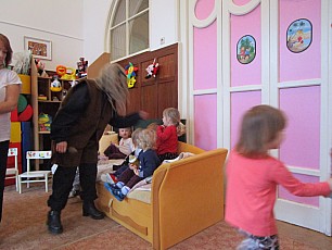 Mikulas_v_jasliach_37.jpg
