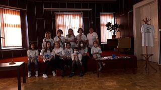 4b_Ukoncenie projektu - rozbalenie spomienkovych triciek a cien_04.jpg